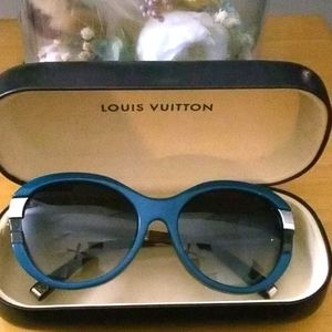 Louis Vuitton sun glasses